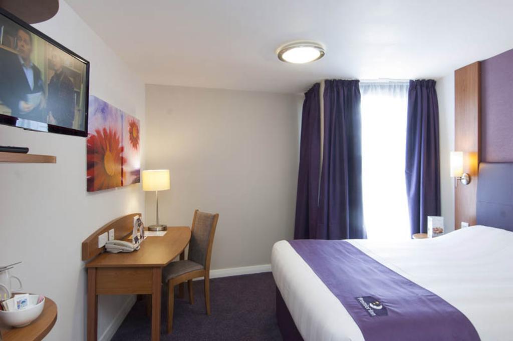 Premier Inn Sittingbourne Kent Phòng bức ảnh