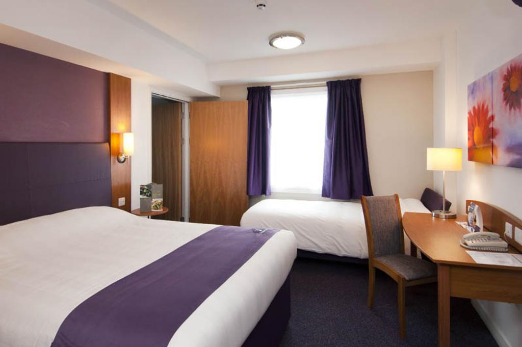 Premier Inn Sittingbourne Kent Phòng bức ảnh