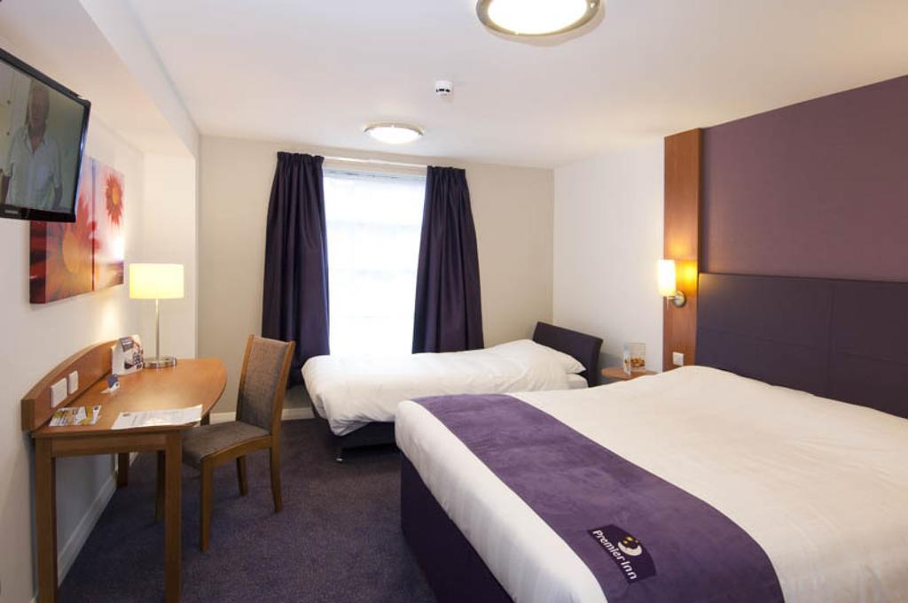 Premier Inn Sittingbourne Kent Phòng bức ảnh