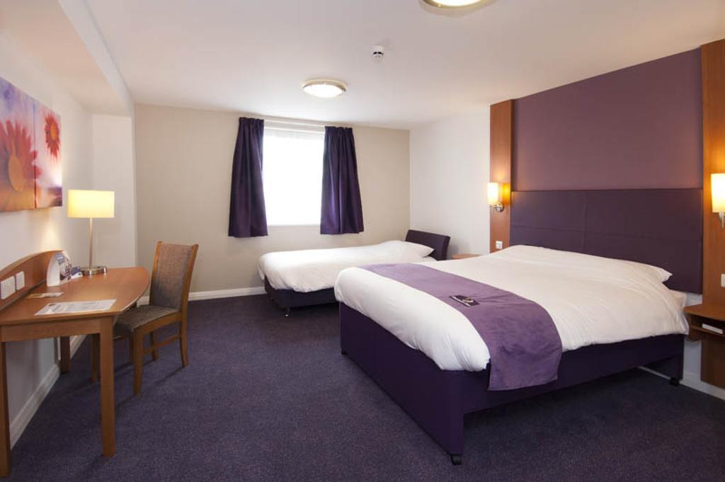 Premier Inn Sittingbourne Kent Phòng bức ảnh