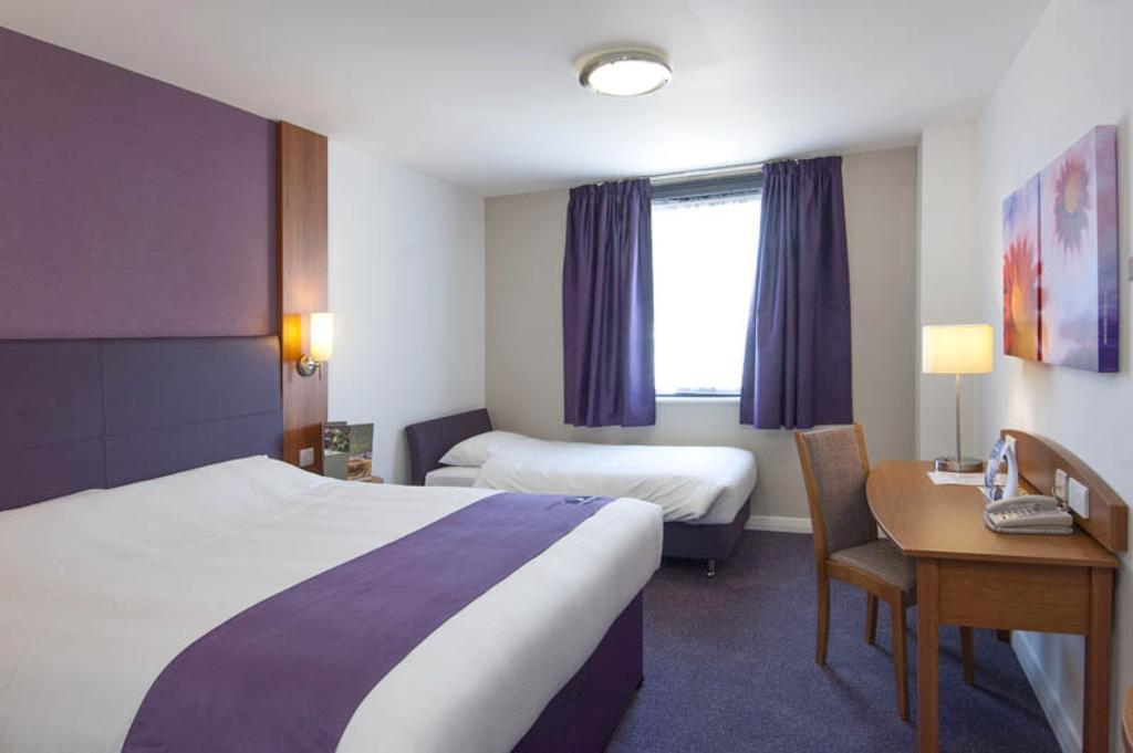 Premier Inn Sittingbourne Kent Phòng bức ảnh